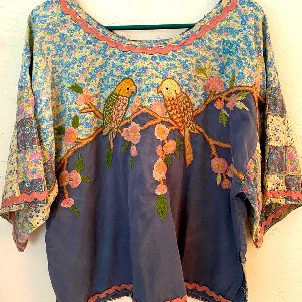Magnolia Pearl Matilda Parakeet top.